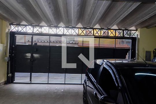 Garagem de casa à venda com 2 quartos, 200m² em Vila Galvão, Guarulhos