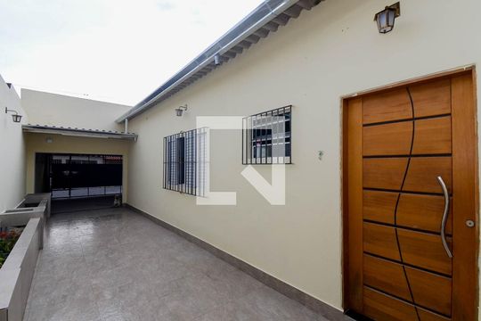 Quintal de casa à venda com 2 quartos, 200m² em Vila Galvão, Guarulhos