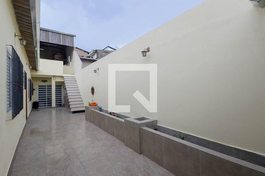 Quintal de casa à venda com 2 quartos, 200m² em Vila Galvão, Guarulhos
