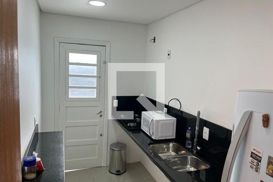 Cozinha de casa à venda com 3 quartos, 140m² em Vila Ipiranga, Porto Alegre