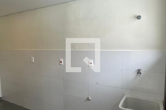 Lavanderia de casa à venda com 3 quartos, 140m² em Vila Ipiranga, Porto Alegre