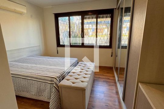 Quarto de casa à venda com 3 quartos, 140m² em Vila Ipiranga, Porto Alegre