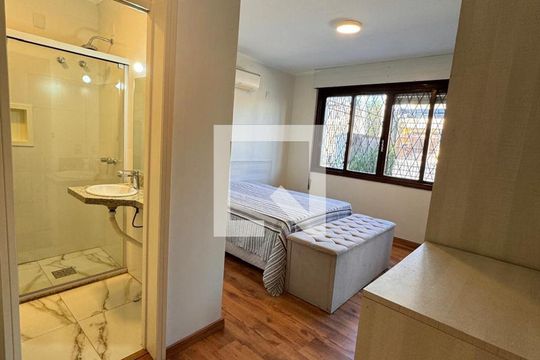 Quarto de casa à venda com 3 quartos, 140m² em Vila Ipiranga, Porto Alegre