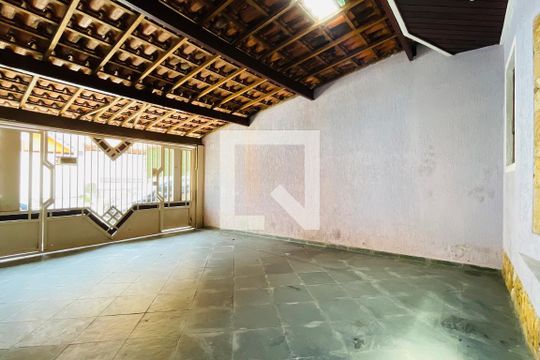 Garagem de casa à venda com 3 quartos, 230m² em Jardim Bom Clima, Guarulhos