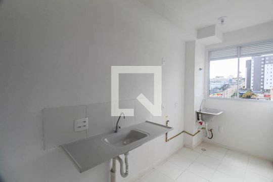 Cozinha de apartamento para alugar com 2 quartos, 45m² em Parque São Lourenço, São Paulo