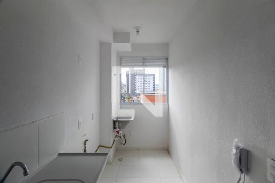 Cozinha de apartamento para alugar com 2 quartos, 45m² em Parque São Lourenço, São Paulo
