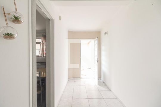 Corredor de Acesso  de casa à venda com 2 quartos, 80m² em Penha de França, São Paulo