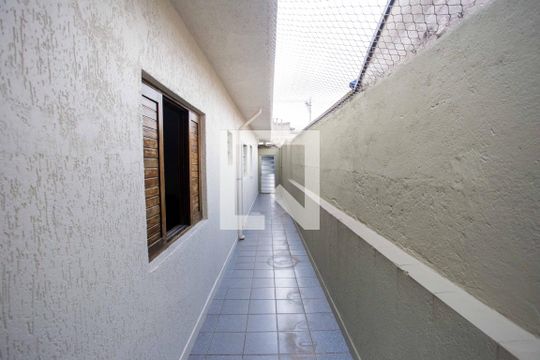 Quintal de casa à venda com 2 quartos, 141m² em Taboão, Diadema