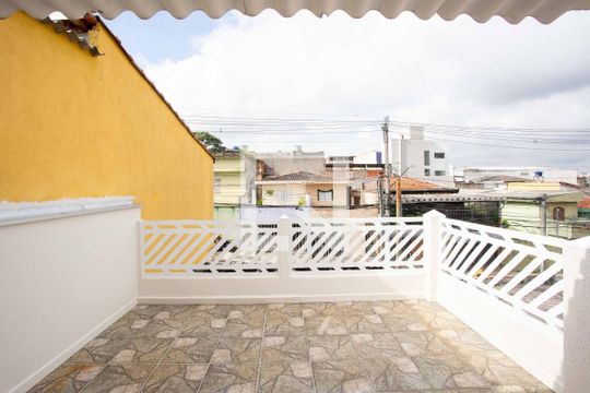 Sacada de casa à venda com 2 quartos, 141m² em Taboão, Diadema