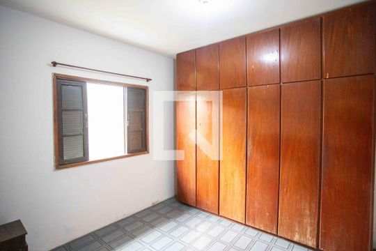 Quarto 2 de casa à venda com 2 quartos, 141m² em Taboão, Diadema