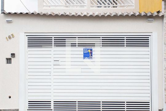 Fachada de casa à venda com 2 quartos, 141m² em Taboão, Diadema