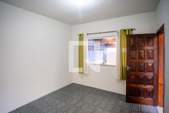 Casa à venda com 2 quartos, 141m² em Taboão, Diadema