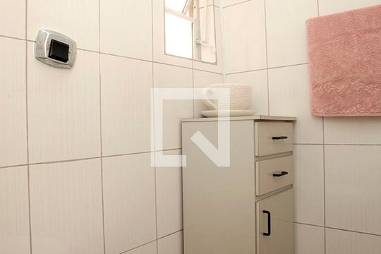 Banheiro 2 Lavabo de apartamento à venda com 3 quartos, 90m² em Centro Histórico, Porto Alegre