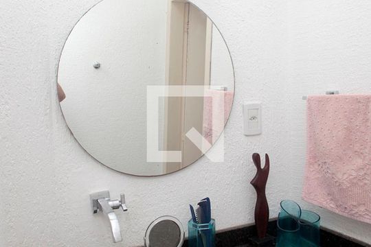 Banheiro 2 Lavabo de apartamento à venda com 3 quartos, 90m² em Centro Histórico, Porto Alegre