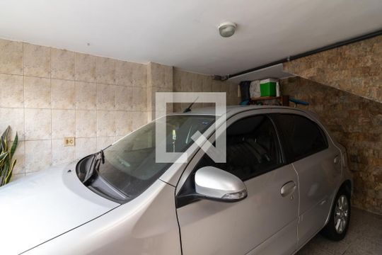 Garagem de casa à venda com 3 quartos, 300m² em Limão, São Paulo