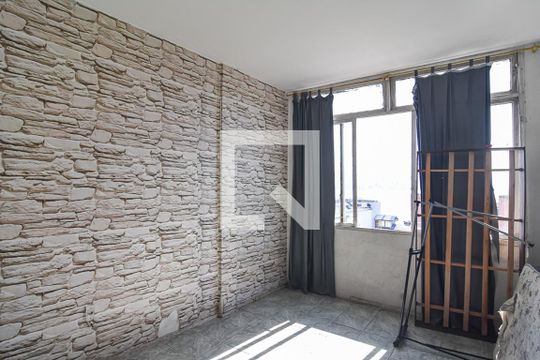 Sala de kitnet/studio à venda com 1 quarto, 30m² em Centro, Niterói