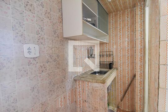 Cozinha de kitnet/studio à venda com 1 quarto, 30m² em Centro, Niterói
