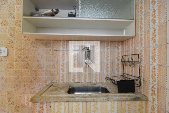 Cozinha de kitnet/studio à venda com 1 quarto, 30m² em Centro, Niterói