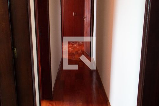 CORREDOR de apartamento para alugar com 3 quartos, 111m² em Jardim Chapadão, Campinas