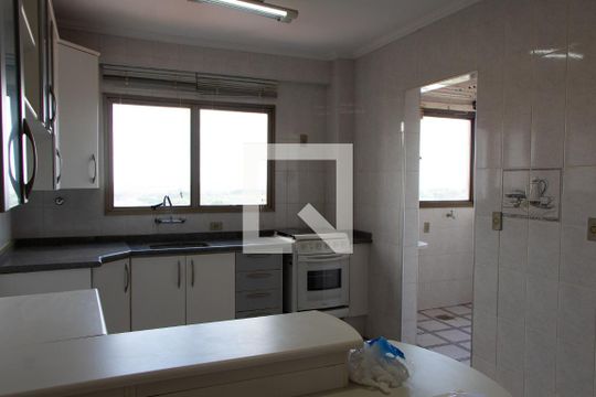 COZINHA de apartamento para alugar com 3 quartos, 111m² em Jardim Chapadão, Campinas