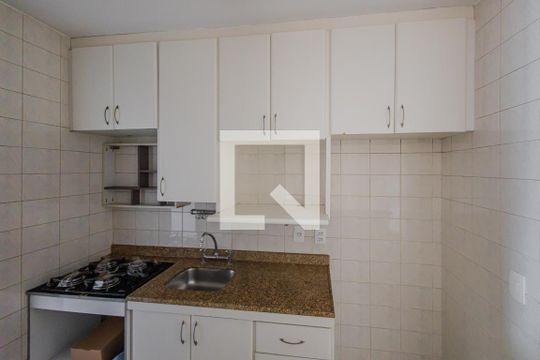 Cozinha de apartamento para alugar com 2 quartos, 67m² em Jardins, São Paulo