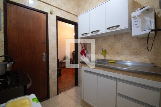 Cozinha de apartamento à venda com 2 quartos, 80m² em Copacabana, Rio de Janeiro