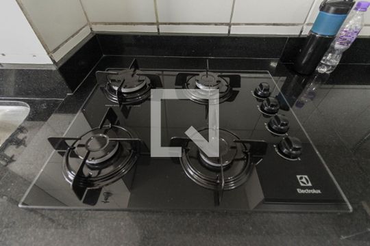 Cozinha de apartamento à venda com 2 quartos, 47m² em Vila Carmosina, São Paulo