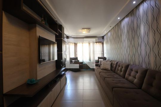 Sala de casa à venda com 2 quartos, 192m² em São Luís, Canoas