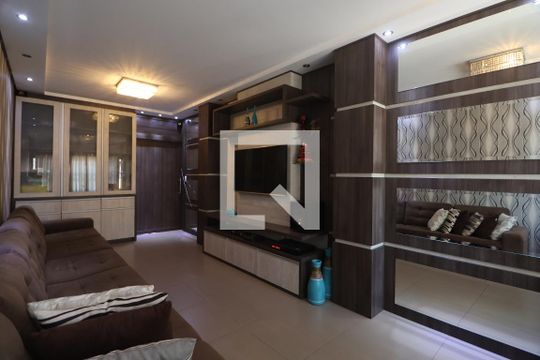 Sala de casa à venda com 2 quartos, 192m² em São Luís, Canoas