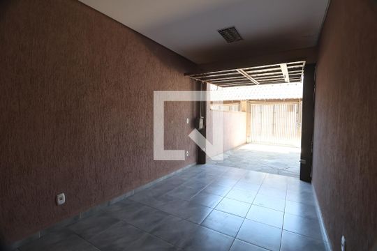 Garagem de casa à venda com 2 quartos, 192m² em São Luís, Canoas