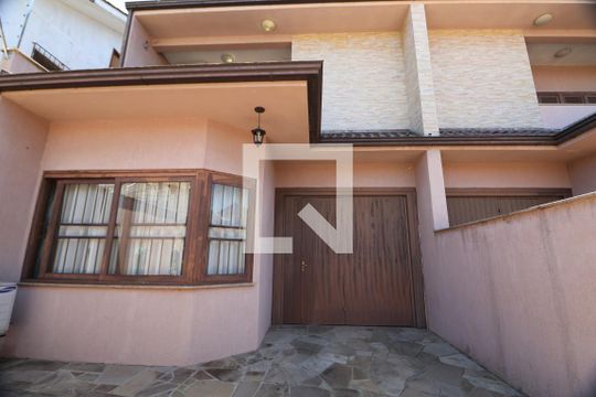Fachada de casa à venda com 2 quartos, 192m² em São Luís, Canoas
