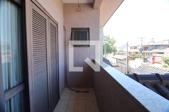Sacada de casa à venda com 2 quartos, 192m² em São Luís, Canoas