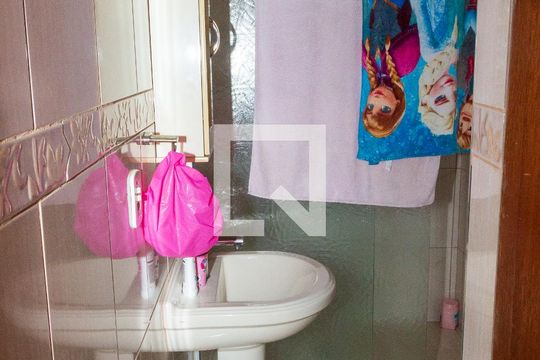Banheiro da Suíte 2 de casa para alugar com 4 quartos, 90m² em Jardim Ipanema (zona Sul), São Paulo