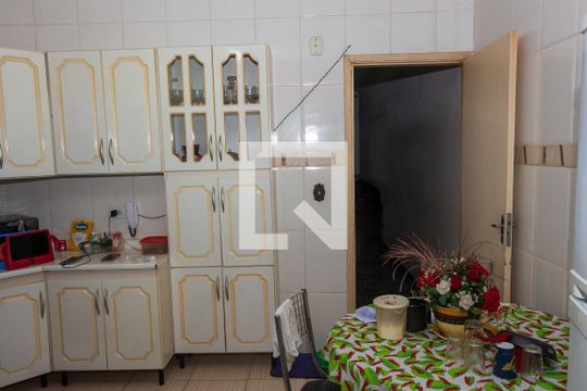 Cozinha de casa para alugar com 4 quartos, 90m² em Jardim Ipanema (zona Sul), São Paulo