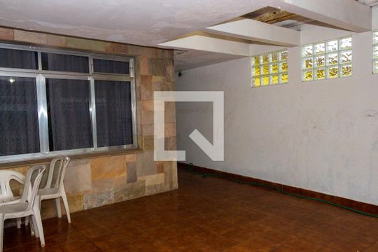 Garagem de casa para alugar com 4 quartos, 90m² em Jardim Ipanema (zona Sul), São Paulo
