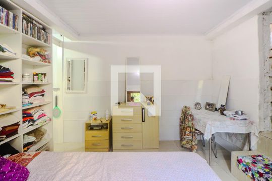 Quarto 2 de casa à venda com 3 quartos, 120m² em Bom Jesus, Porto Alegre
