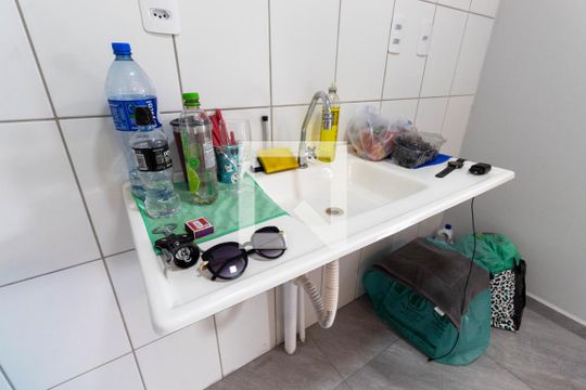 Cozinha de apartamento para alugar com 1 quarto, 29m² em Vila Ré, São Paulo