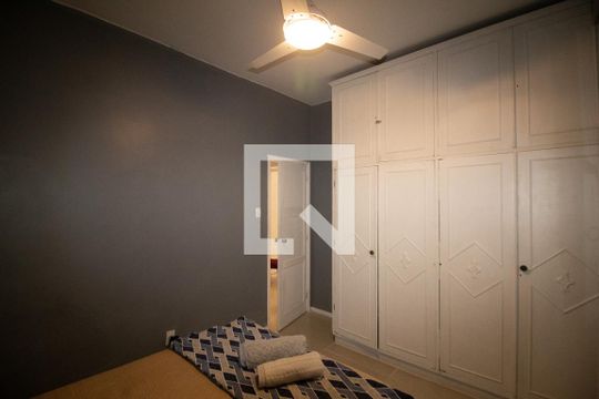 Quarto 1 de apartamento à venda com 2 quartos, 70m² em Copacabana, Rio de Janeiro
