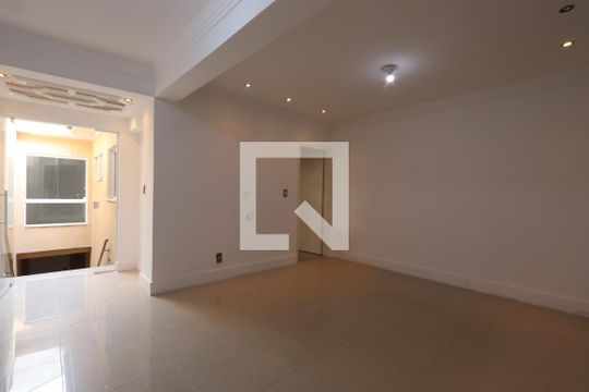 Casa para alugar com 3 quartos, 170m² em Jardim Vila Formosa, São Paulo
