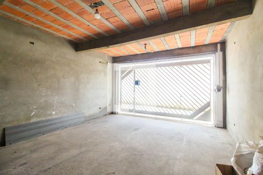 Garagem de casa de condomínio à venda com 3 quartos, 380m² em Conjunto Residencial José Bonifácio, São Paulo
