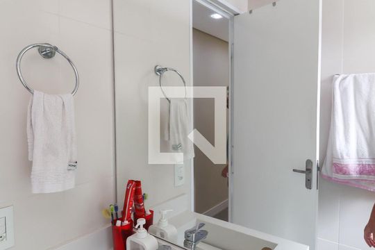 Banheiro de apartamento para alugar com 2 quartos, 52m² em Jardim Tamoio, Jundiaí