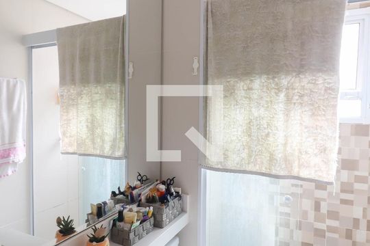 Banheiro de apartamento para alugar com 2 quartos, 52m² em Jardim Tamoio, Jundiaí