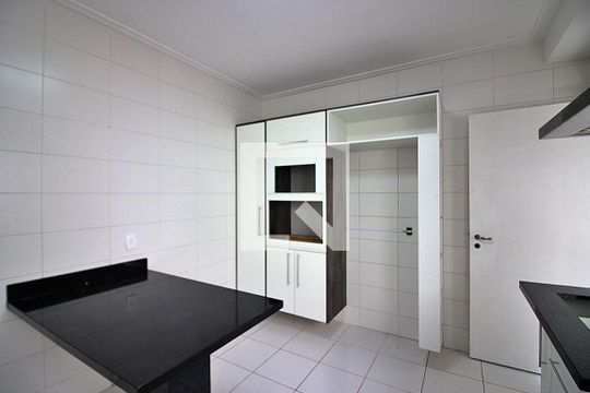 Cozinha de apartamento para alugar com 4 quartos, 155m² em Nova Petrópolis, São Bernardo do Campo