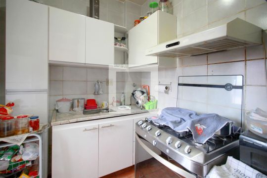 Cozinha de apartamento à venda com 2 quartos, 51m² em Alvorada, Belo Horizonte
