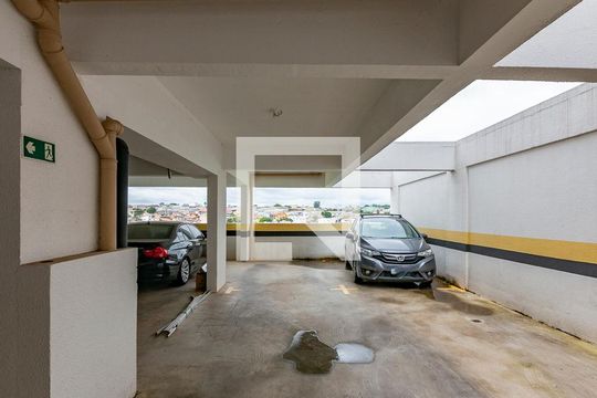 Garagem de apartamento para alugar com 2 quartos, 135m² em Cabral, Contagem