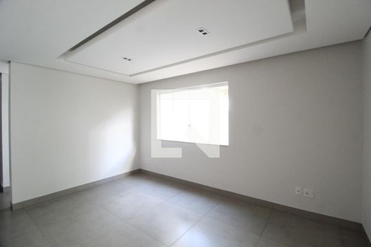 Sala 1 de casa de condomínio para alugar com 4 quartos, 300m² em Jardim das Palmeiras, Uberlândia