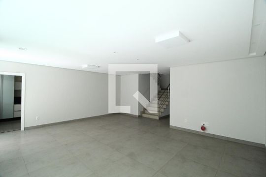 Sala 2 de casa de condomínio para alugar com 4 quartos, 300m² em Jardim das Palmeiras, Uberlândia