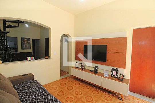 Sala 1 de casa à venda com 5 quartos, 211m² em Piedade, Rio de Janeiro