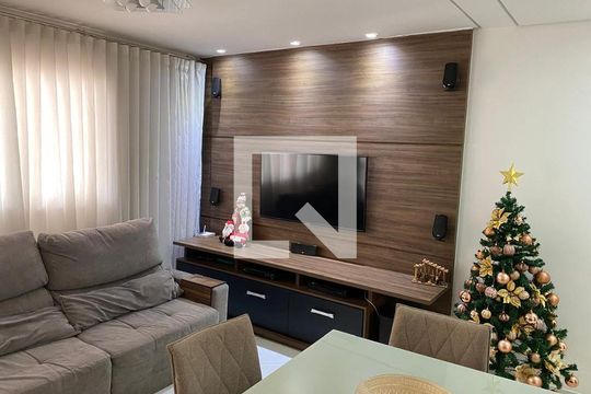 Casa à venda com 2 quartos, 100m² em Sapucaias III, Contagem