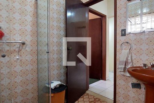 Banheiro 2 de casa para alugar com 4 quartos, 400m² em Vila Metalúrgica, Santo André